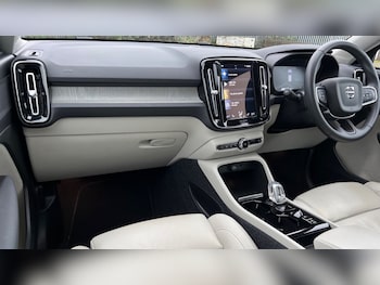 Used Volvo XC40 2022 for sale - 76983997: Photo