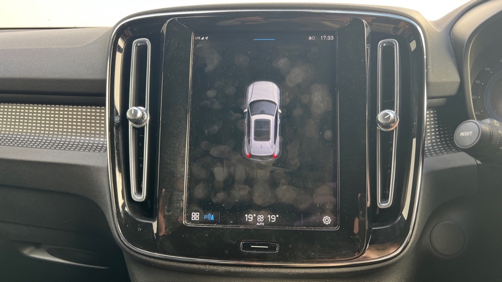 Vehicle 33