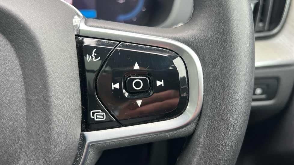 Used Volvo XC60 2023 for sale - 76589870: Photo 19