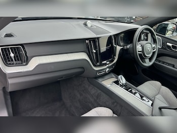 Used Volvo XC60 2023 for sale - 76589870: Photo