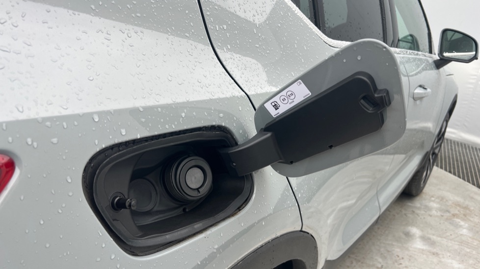 Used Volvo XC40 2025 for sale - 76519387: Photo 37