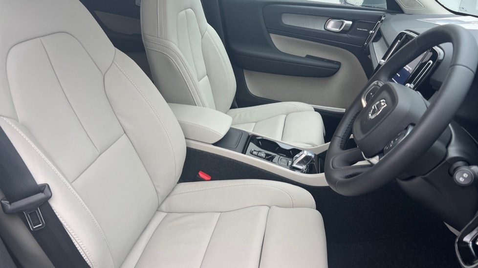 Used Volvo XC40 2025 for sale - 76519387: Photo 9