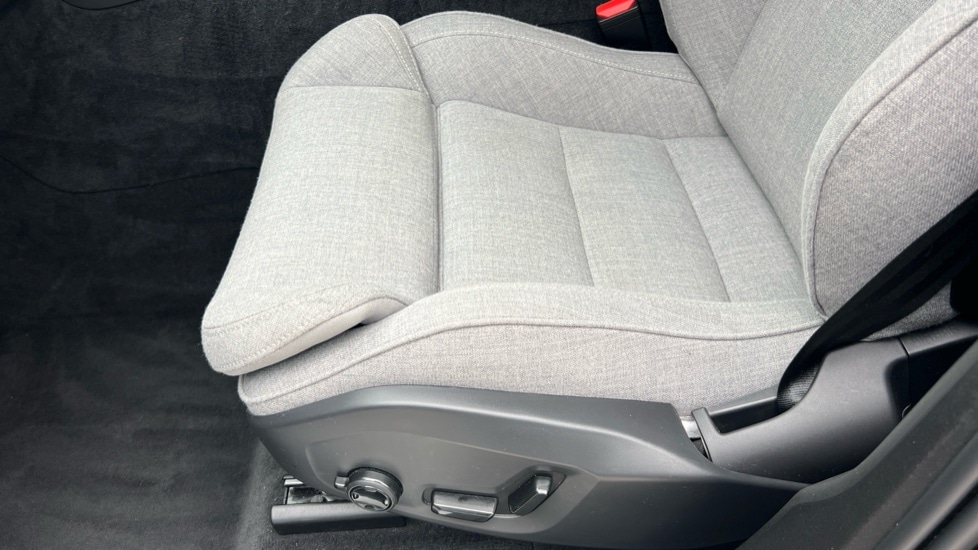 Used Volvo XC60 2023 for sale - 76983984: Photo 32