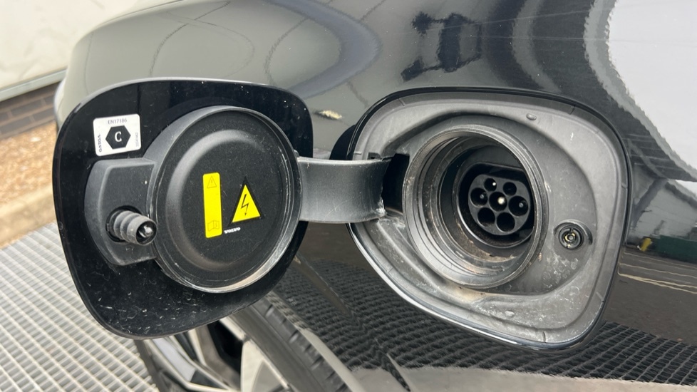 Used Volvo XC60 2023 for sale - 76983984: Photo 41