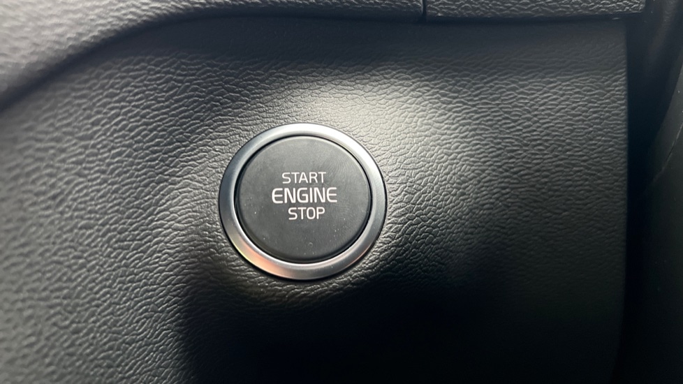 Used Volvo XC40 2025 for sale - 76873306: Photo 27