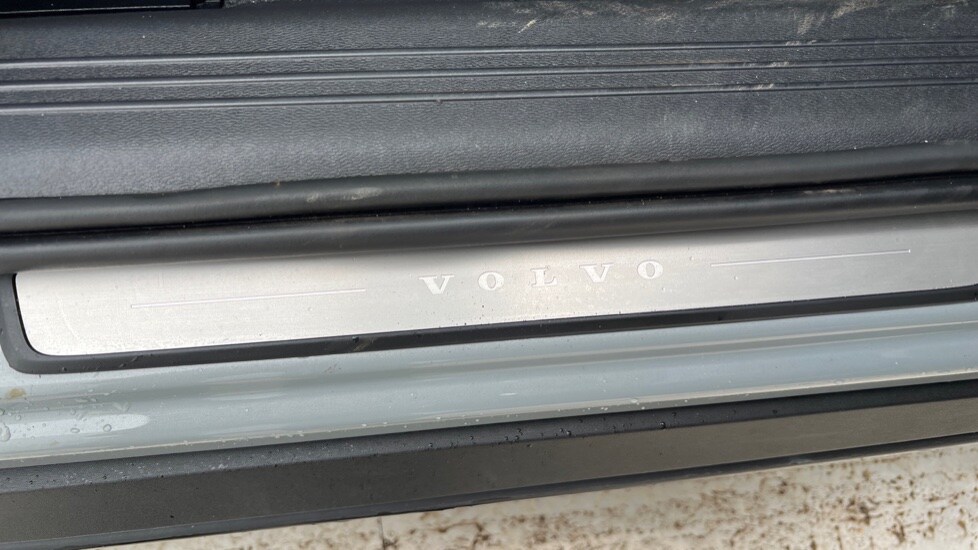 Used Volvo XC40 2025 for sale - 76873306: Photo 38