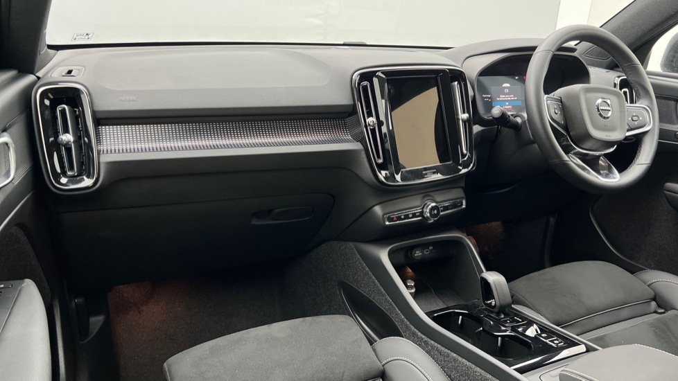 Used Volvo XC40 2025 for sale - 76873306: Photo 4