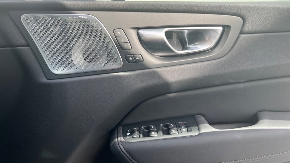 Used Volvo XC60 2025 for sale - 75902095: Photo 15