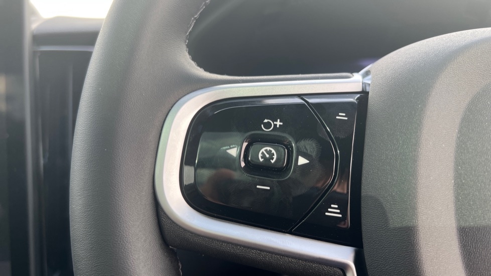 Used Volvo XC60 2025 for sale - 75902095: Photo 18