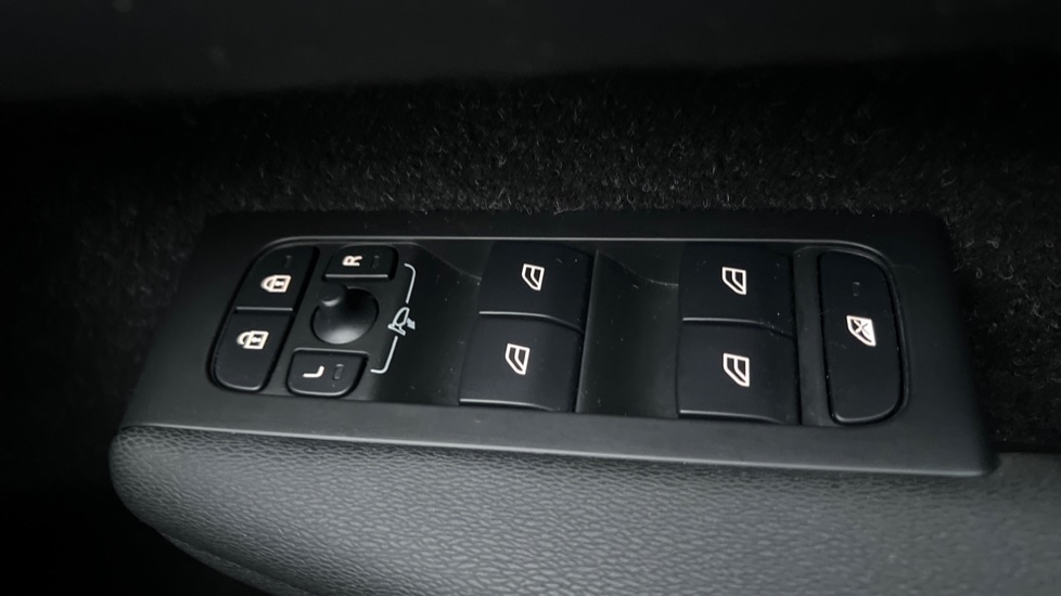 Used Volvo XC40 2020 for sale - 76872044: Photo 30