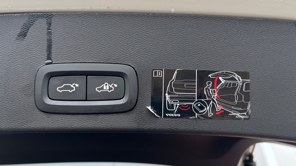 Used Volvo XC40 2020 for sale - 76872044: Photo 43