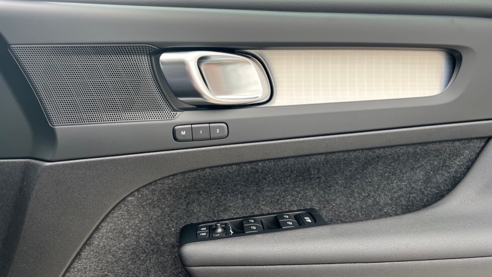 Used Volvo XC40 2025 for sale - 76871340: Photo 15