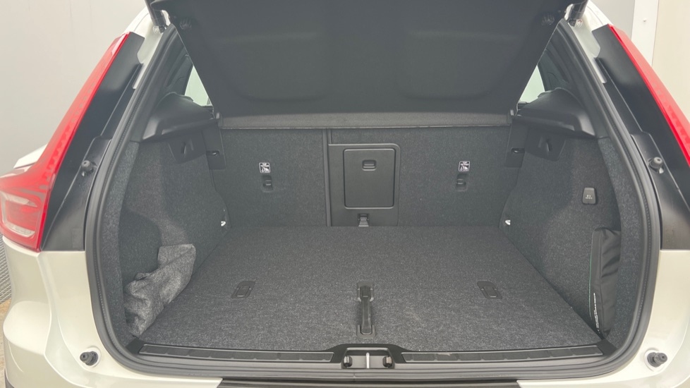 Used Volvo XC40 2025 for sale - 76871340: Photo 17