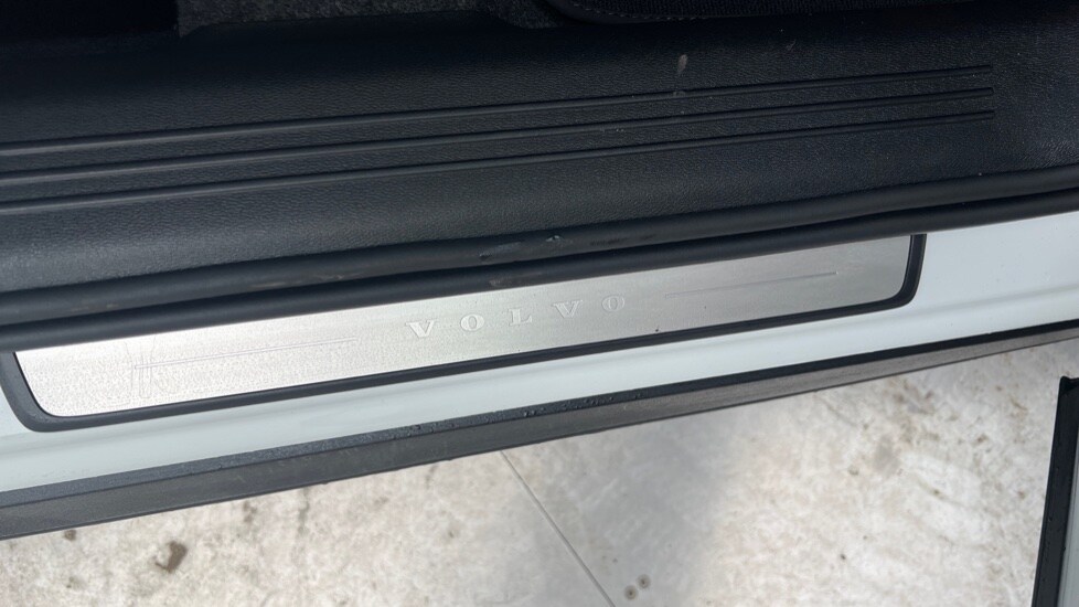 Used Volvo XC40 2025 for sale - 76871340: Photo 38