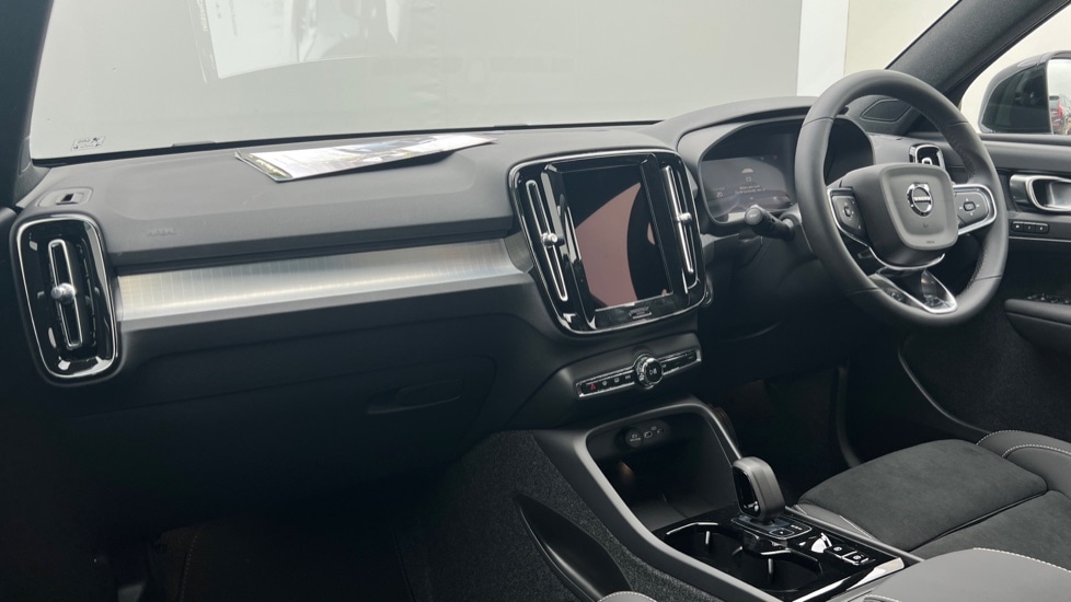 Used Volvo XC40 2025 for sale - 76871340: Photo 4
