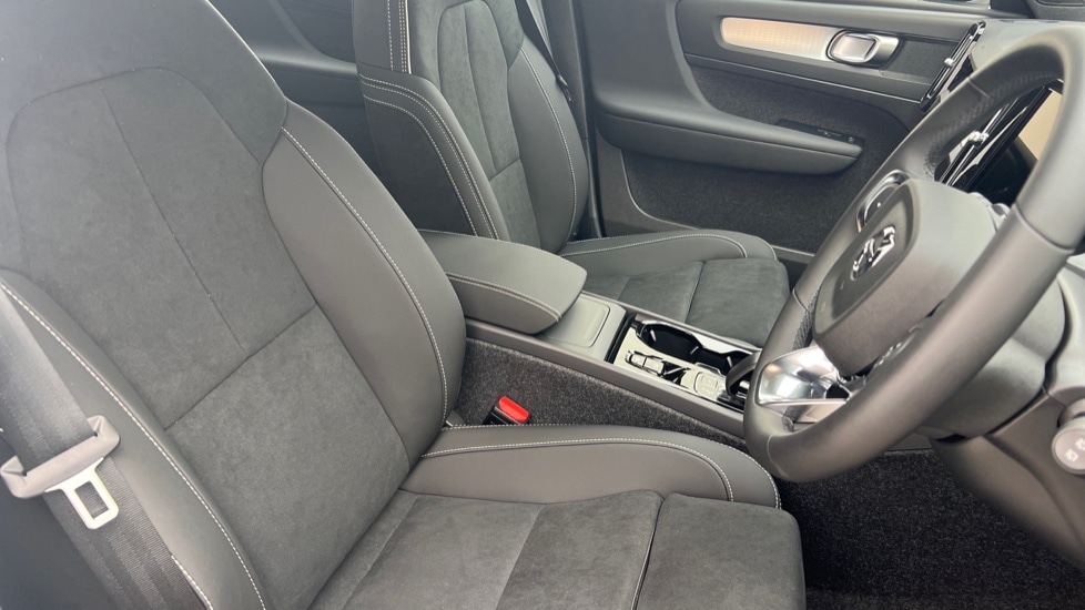 Used Volvo XC40 2025 for sale - 76871340: Photo 9