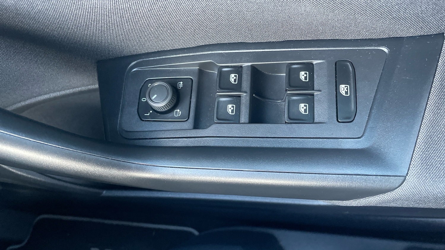 Used Volkswagen T-Roc 2022 for sale - 76650993: Photo 32