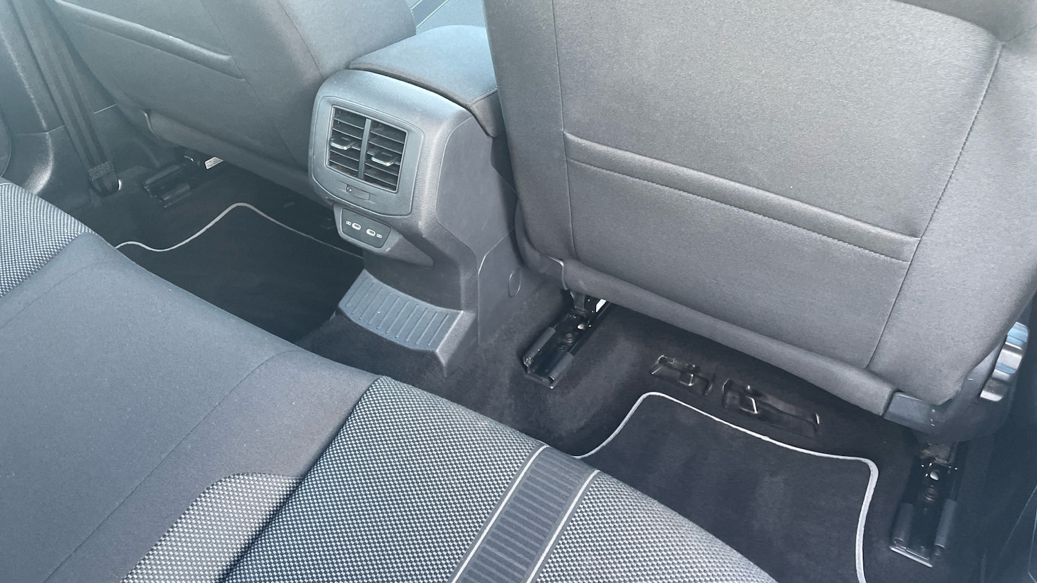 Used Volkswagen T-Roc 2022 for sale - 76650993: Photo 36