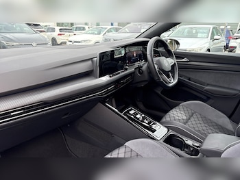 Used Volkswagen Golf 2024 for sale - 78239165: Photo