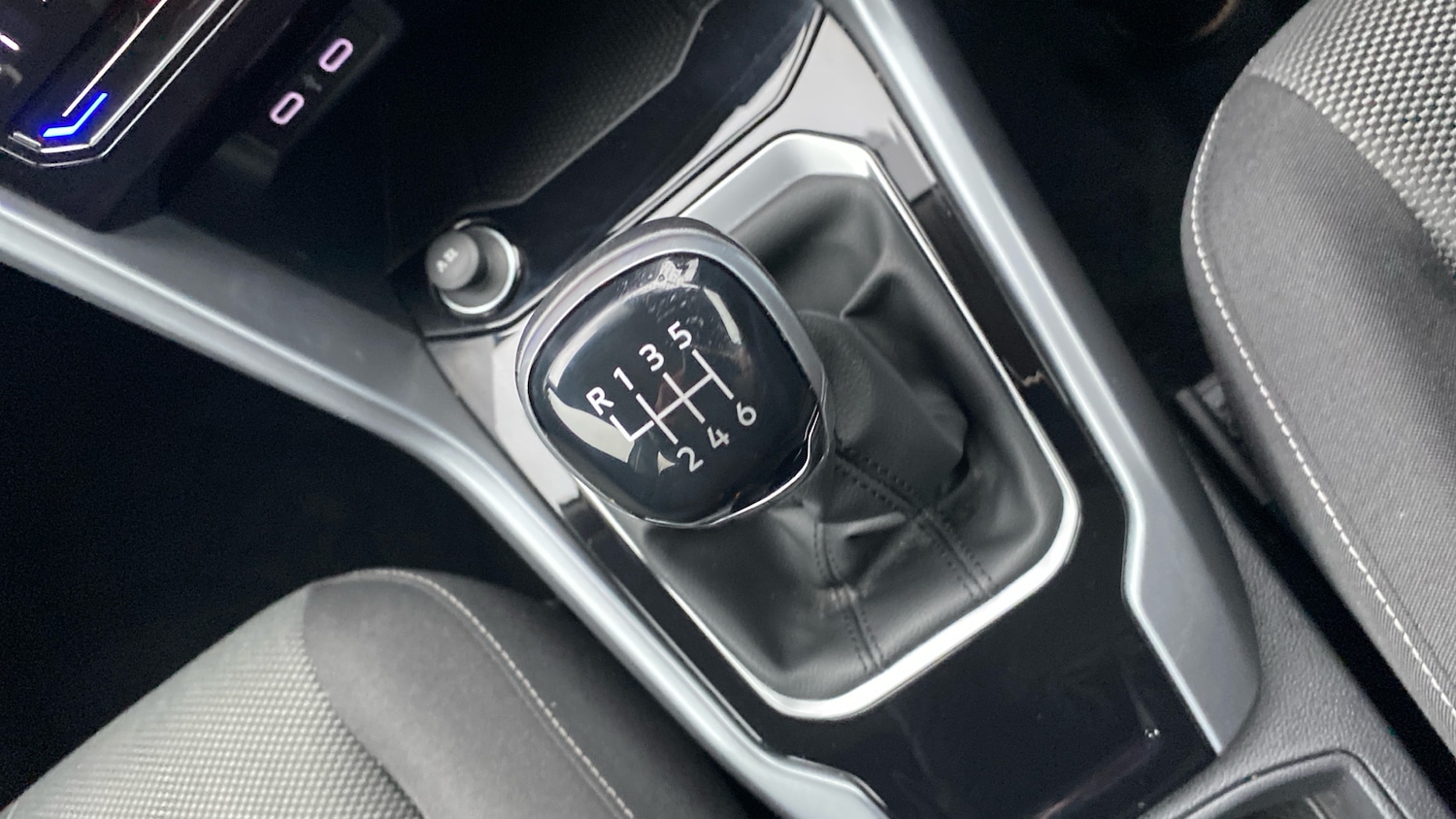 Used Volkswagen T-Roc 2023 for sale - 77461559: Photo 14