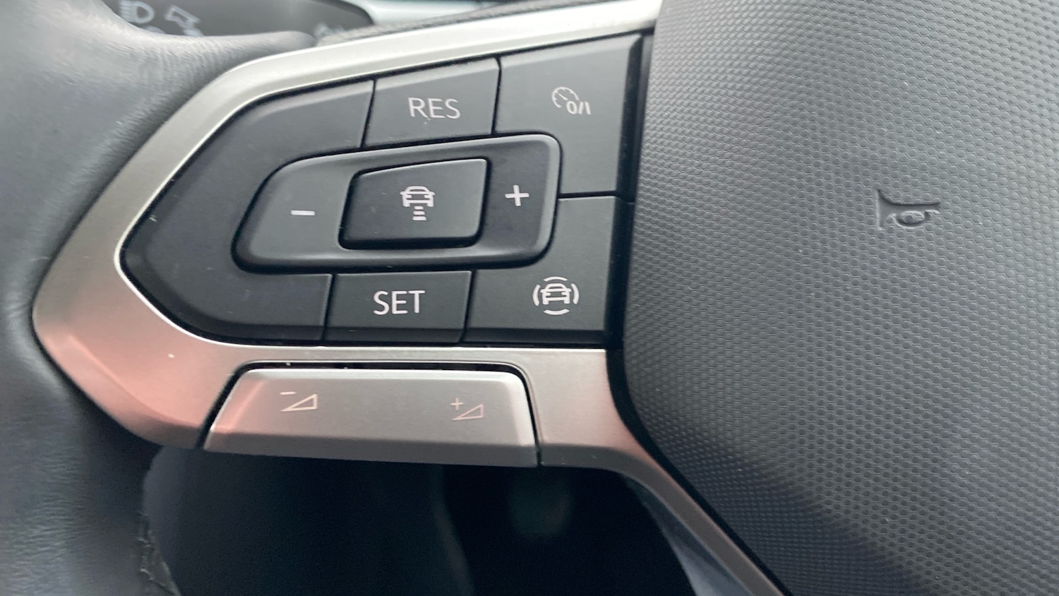 Used Volkswagen T-Roc 2023 for sale - 77461559: Photo 17