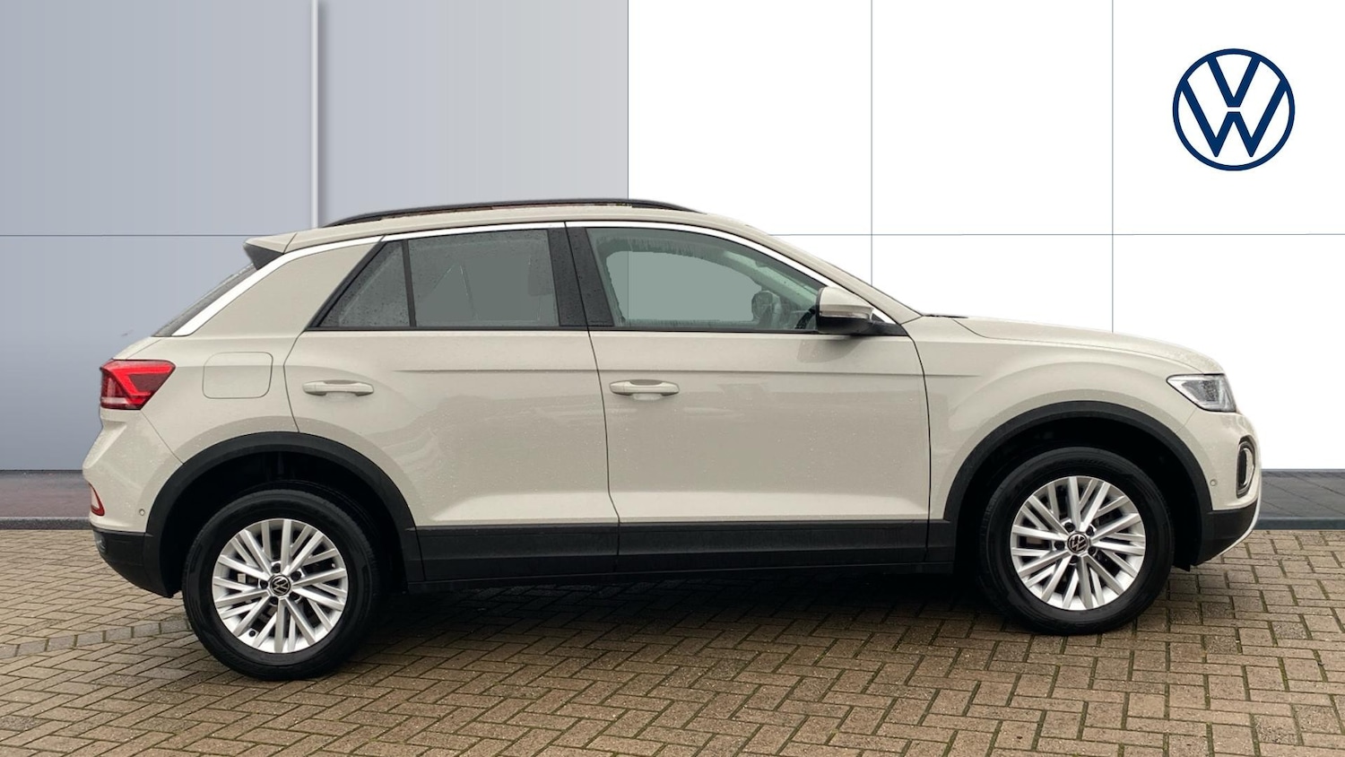Used Volkswagen T-Roc 2023 for sale - 77461559: Photo 4