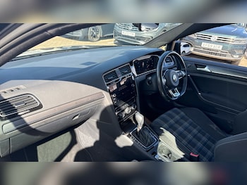 Used Volkswagen Golf 2020 for sale - 75945497: Photo