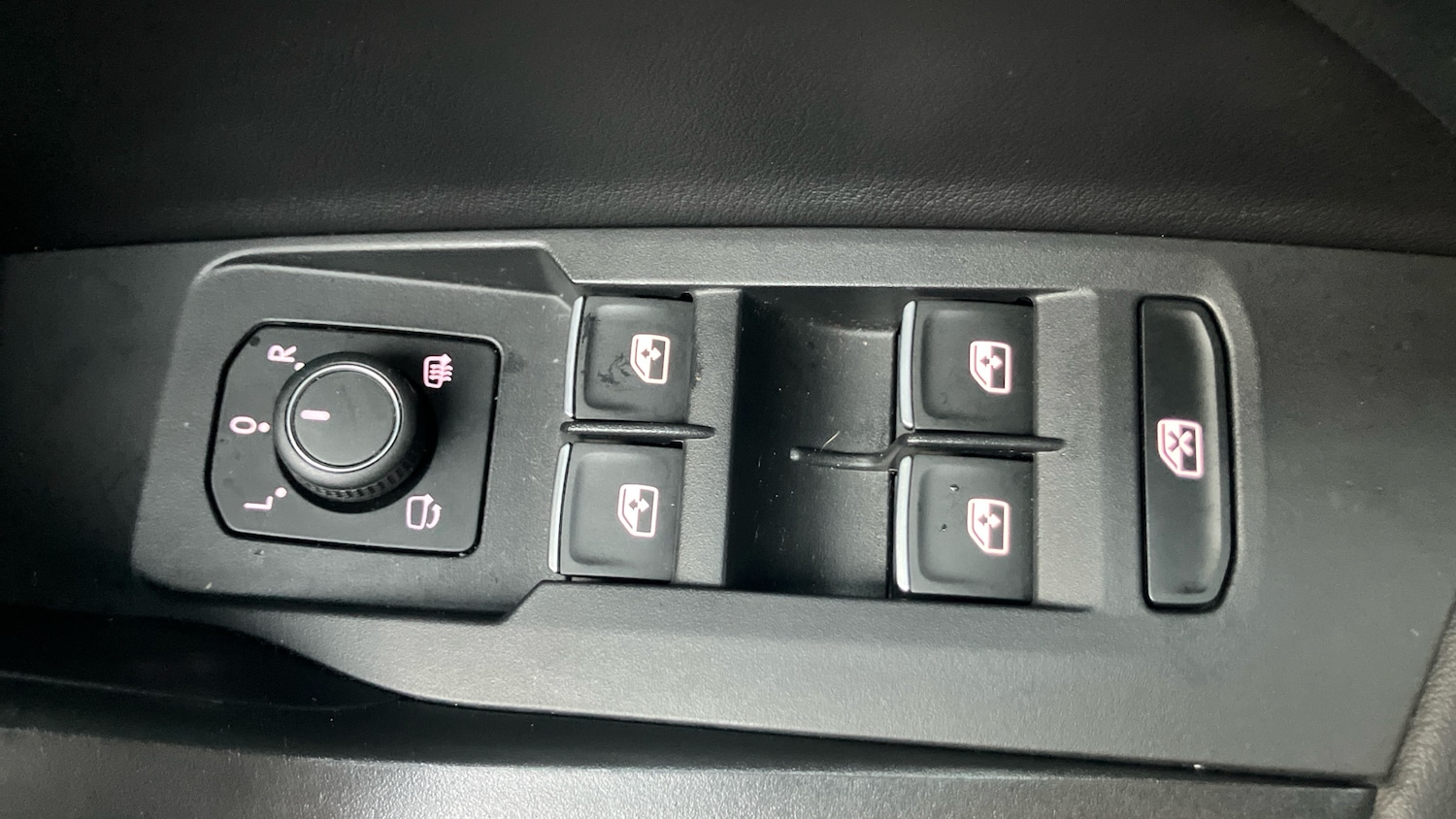 Used Volkswagen T-Cross 2024 for sale - 77247240: Photo 26