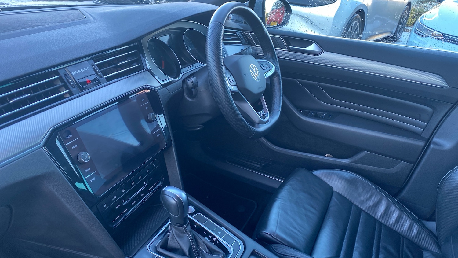 Used Volkswagen Passat 2023 for sale - 77107472: Photo 2