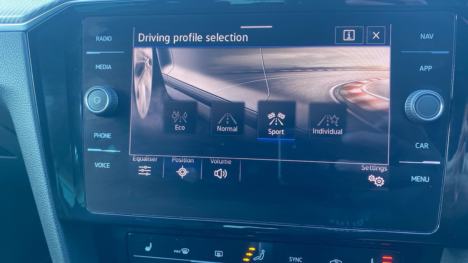 Used Volkswagen Passat 2023 for sale - 77107472: Photo 43