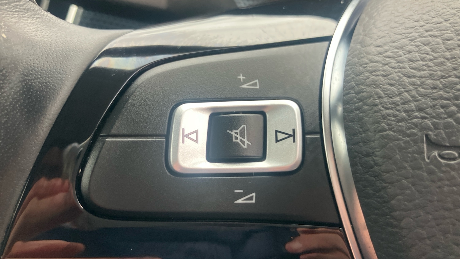 Used Volkswagen up! 2022 for sale - 76892861: Photo 17