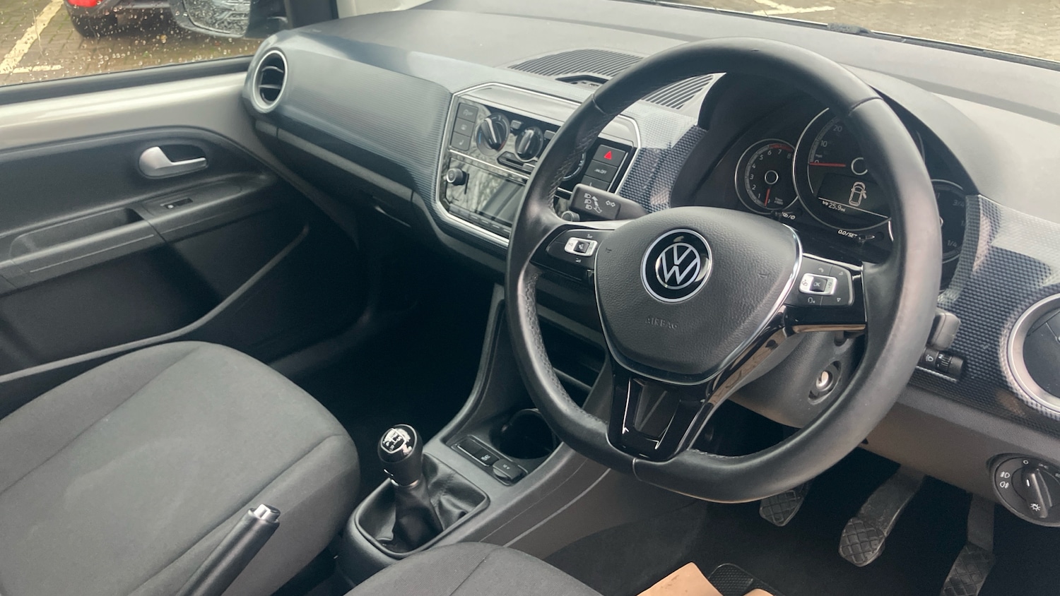 Used Volkswagen up! 2022 for sale - 76892861: Photo 6