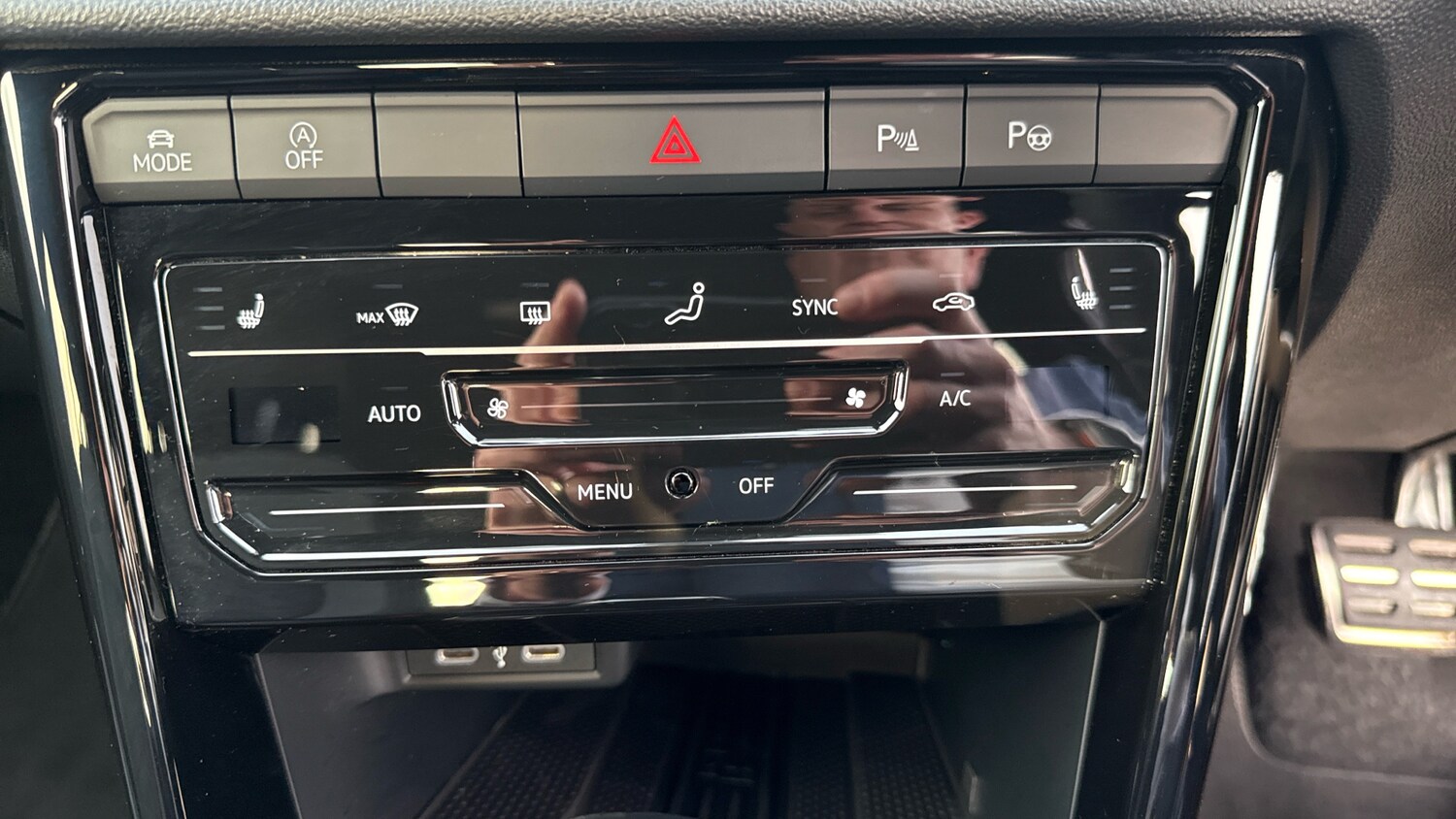 Used Volkswagen T-Roc 2025 for sale - 77883802: Photo 13