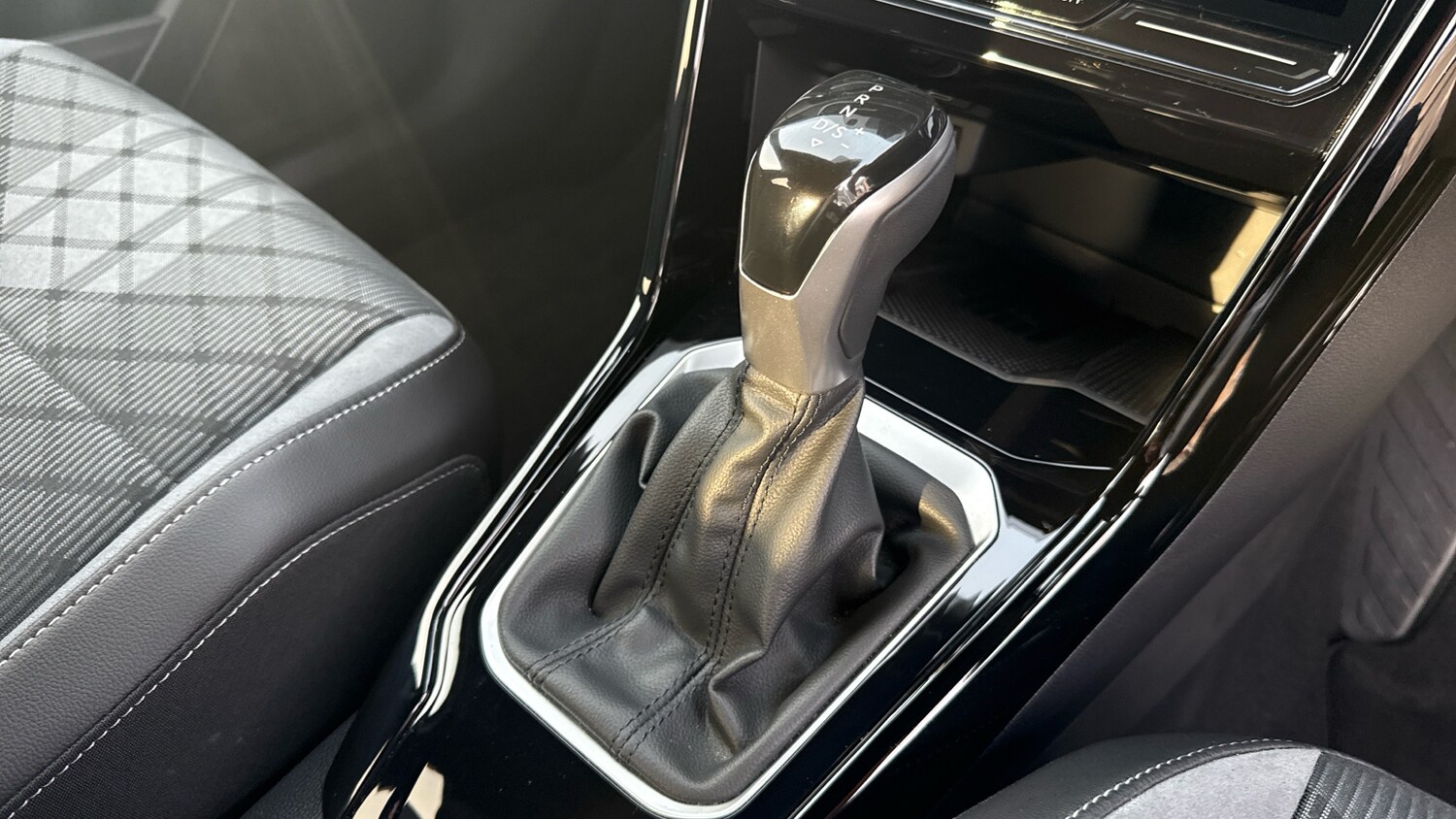 Used Volkswagen T-Roc 2025 for sale - 77883802: Photo 14