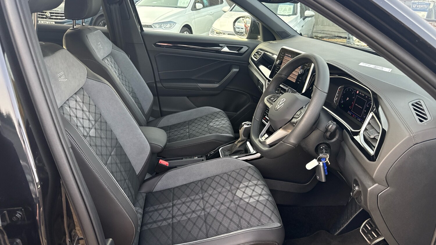 Used Volkswagen T-Roc 2025 for sale - 77883802: Photo 15