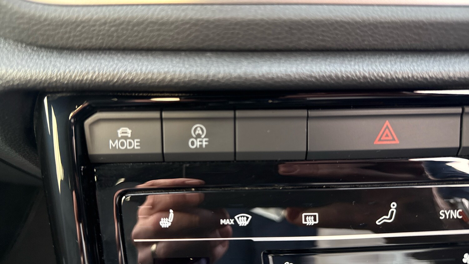 Used Volkswagen T-Roc 2025 for sale - 77883802: Photo 30