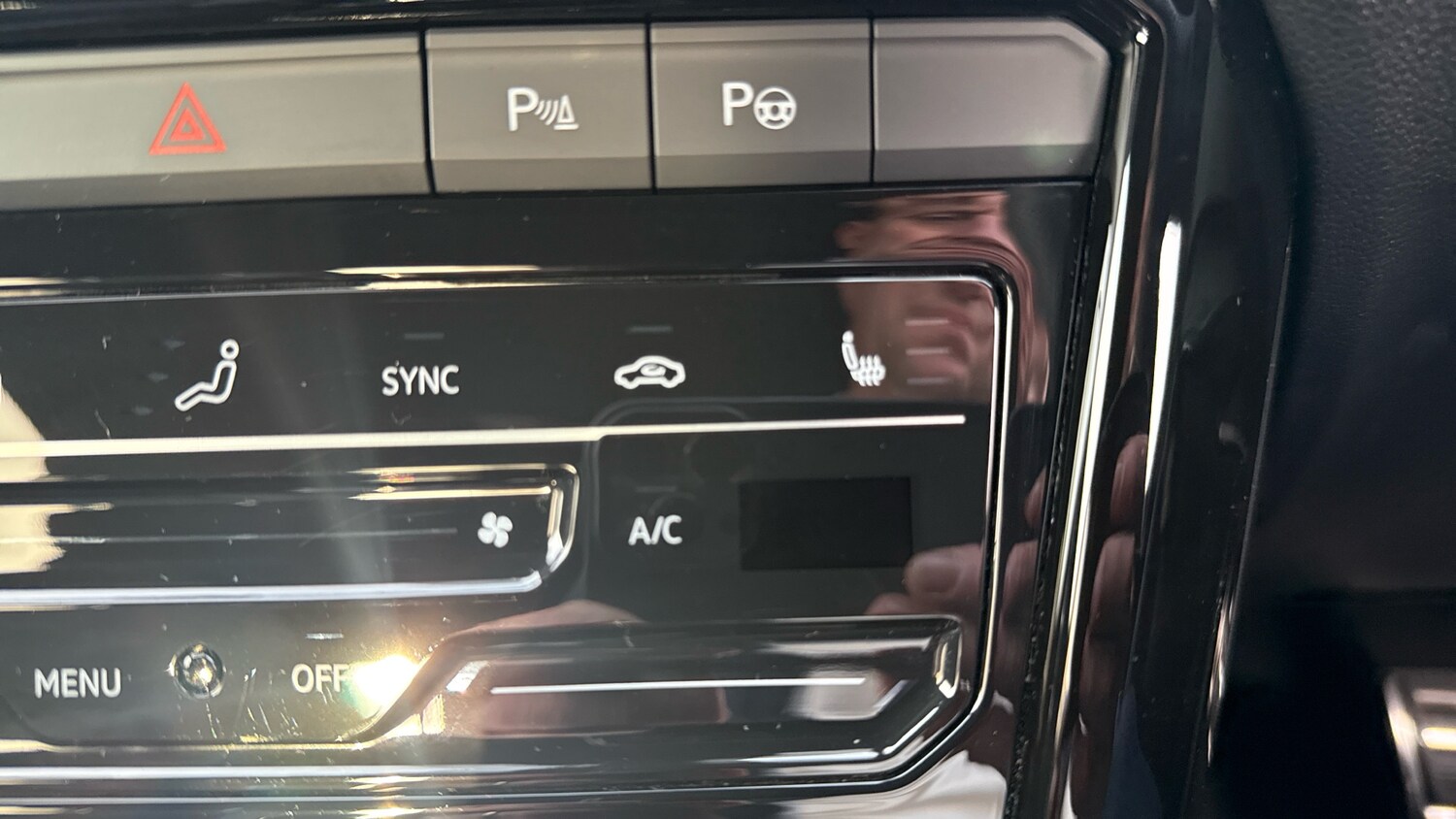 Used Volkswagen T-Roc 2025 for sale - 77883802: Photo 32