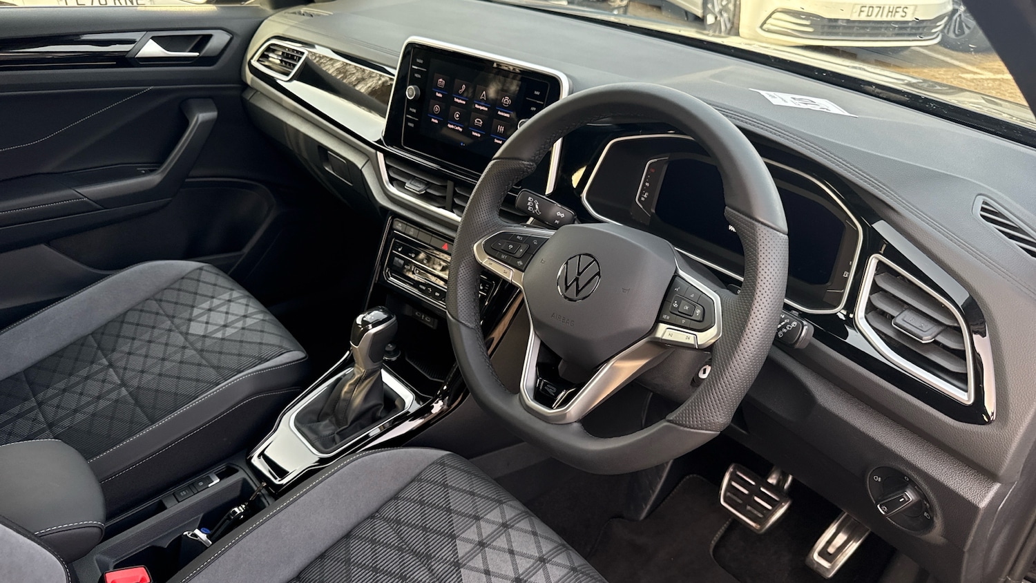 Used Volkswagen T-Roc 2025 for sale - 77883802: Photo 6