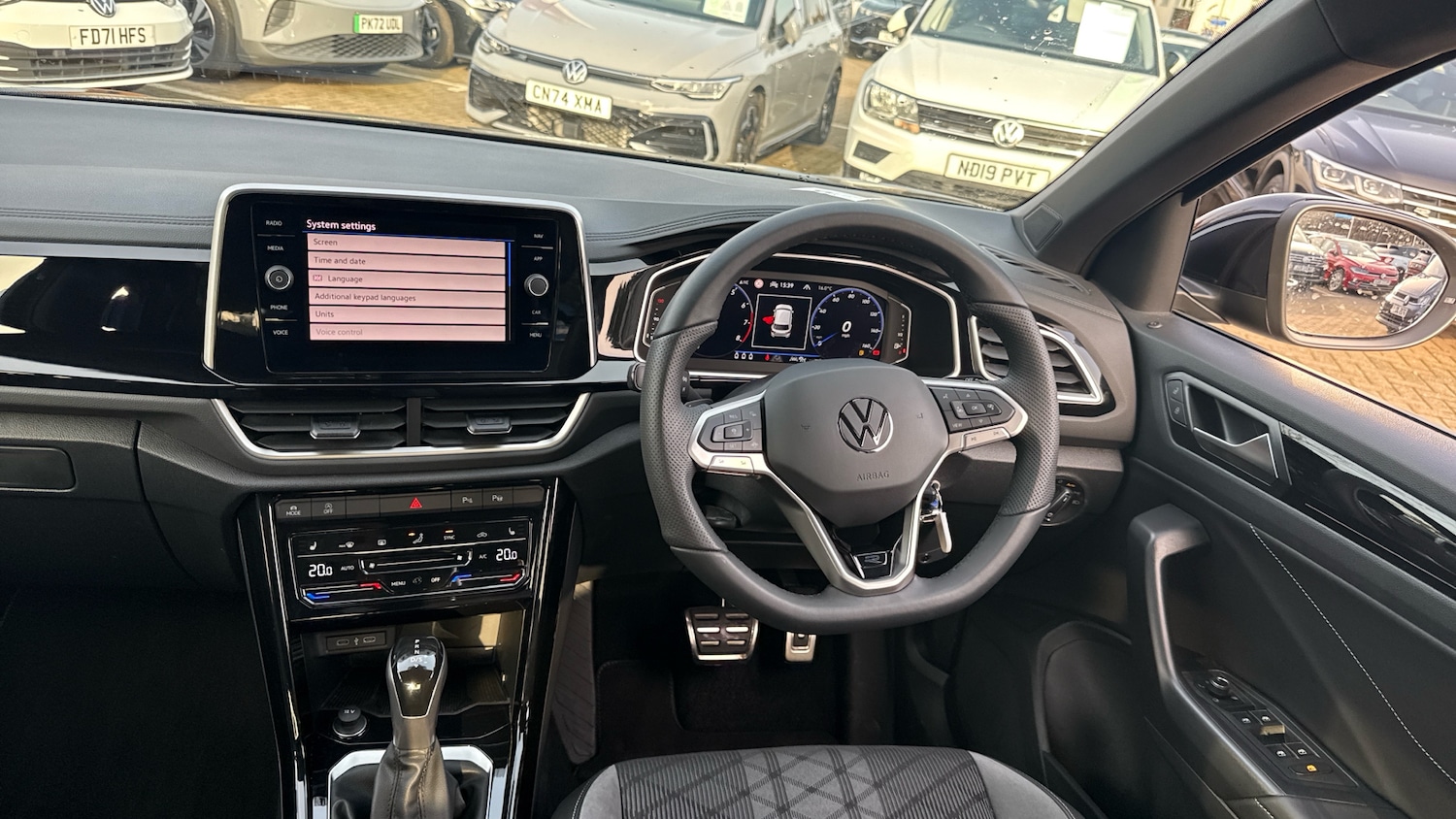 Used Volkswagen T-Roc 2025 for sale - 77883802: Photo 9