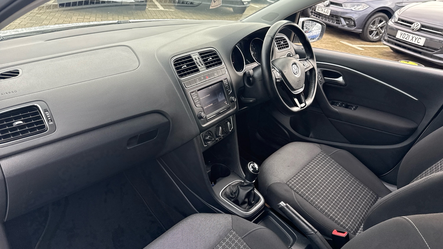 Used Volkswagen Polo 2017 for sale - 77746543: Photo 2