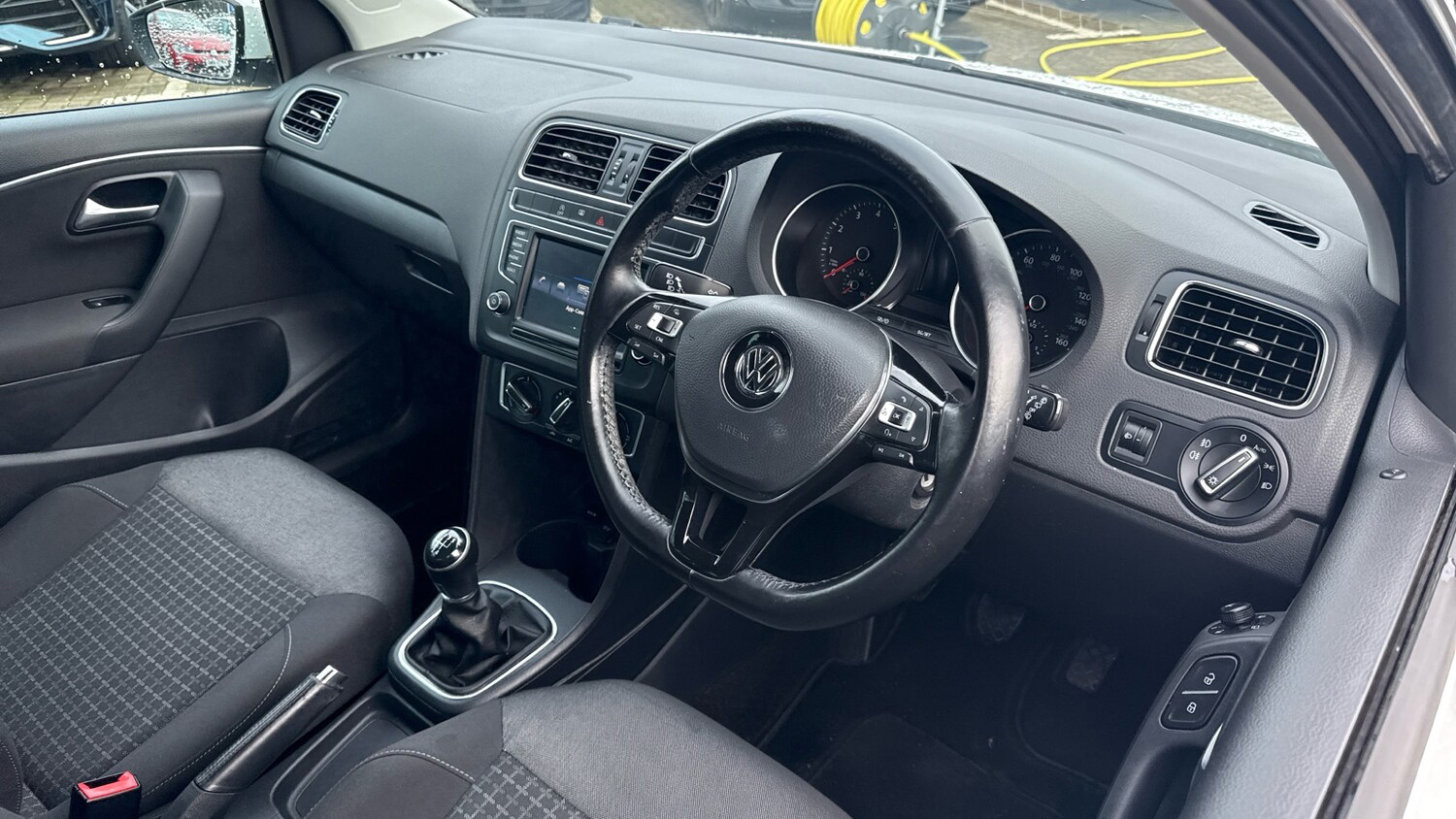 Used Volkswagen Polo 2017 for sale - 77746543: Photo 6