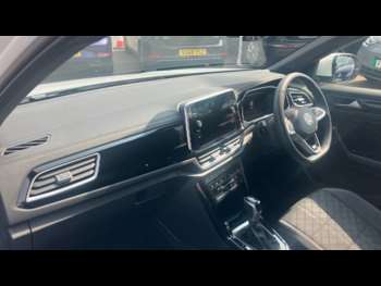 Used Volkswagen T-Roc 2024 for sale - 74832640: Photo