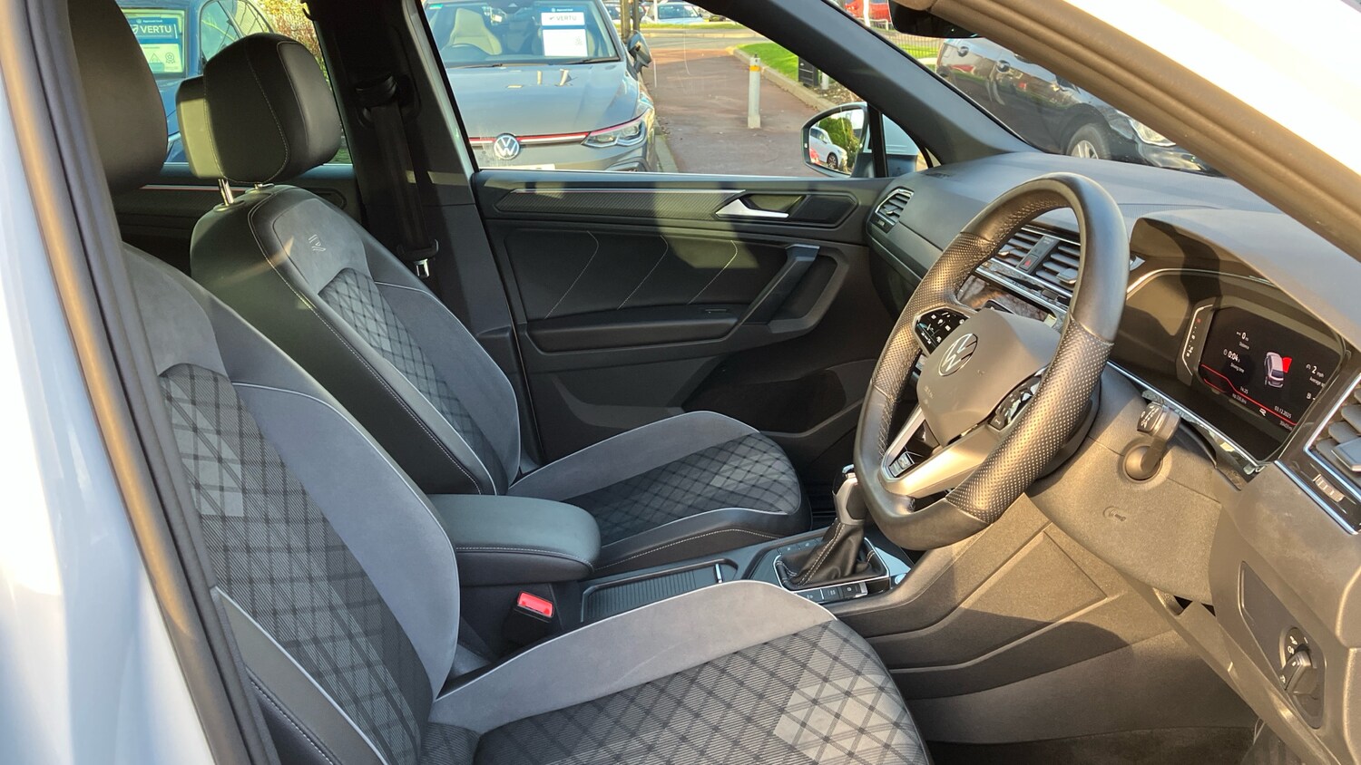 Used Volkswagen Tiguan 2023 for sale - 77883801: Photo 15