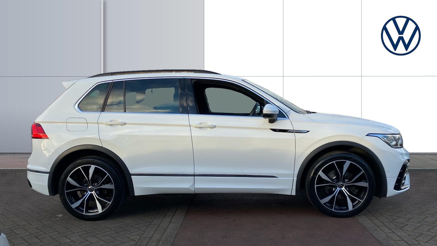 Used Volkswagen Tiguan 2023 for sale - 77883801: Photo 4