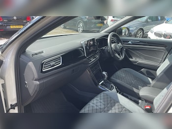 Used Volkswagen T-Roc 2022 for sale - 75466705: Photo