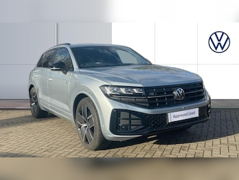 2025 (75) - 3.0 V6 TDI 4Motion 286 Black Edition 5dr Tip Auto Diesel Estate