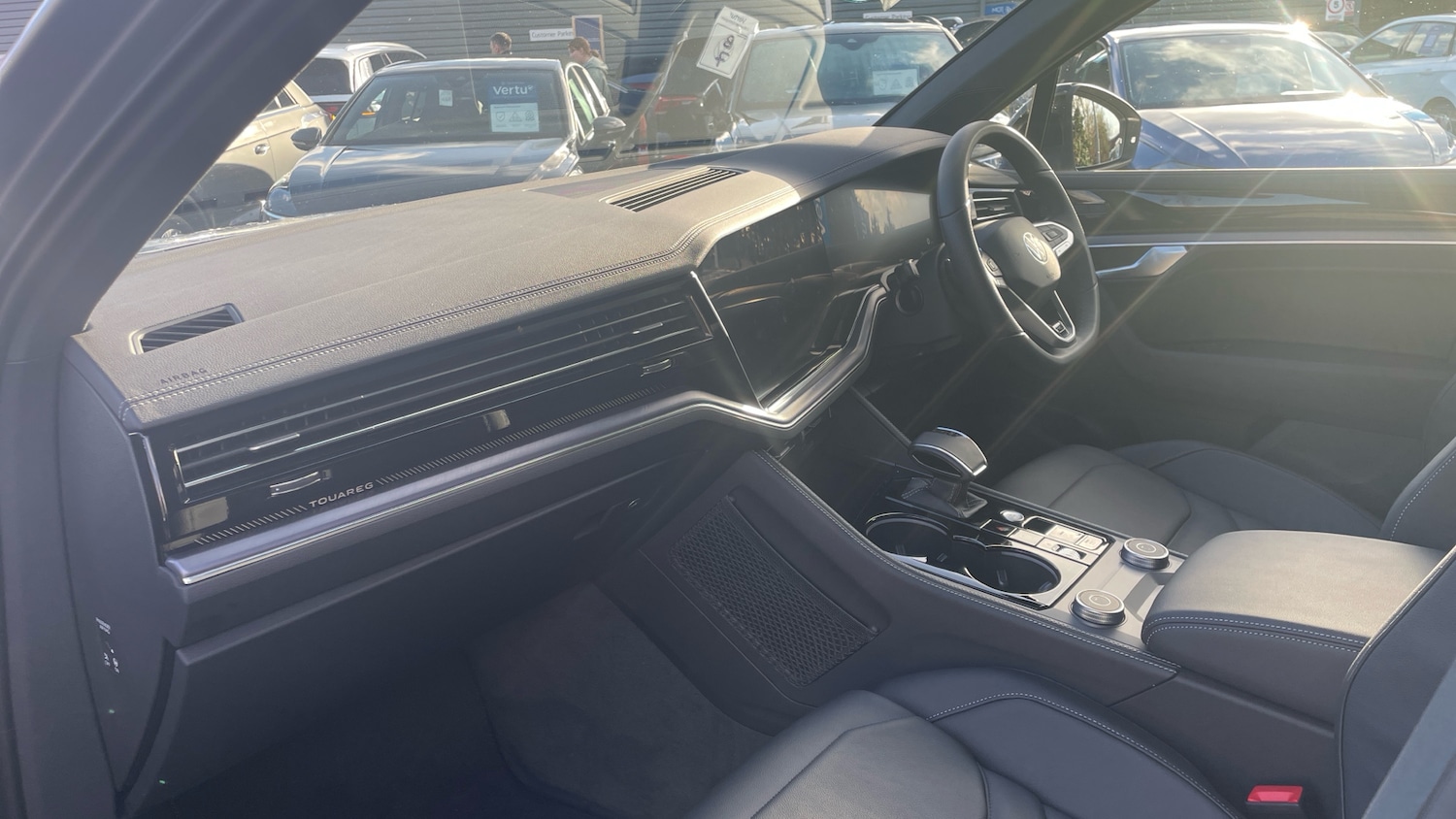 Used Volkswagen Touareg 2025 for sale - 77298215: Photo 2