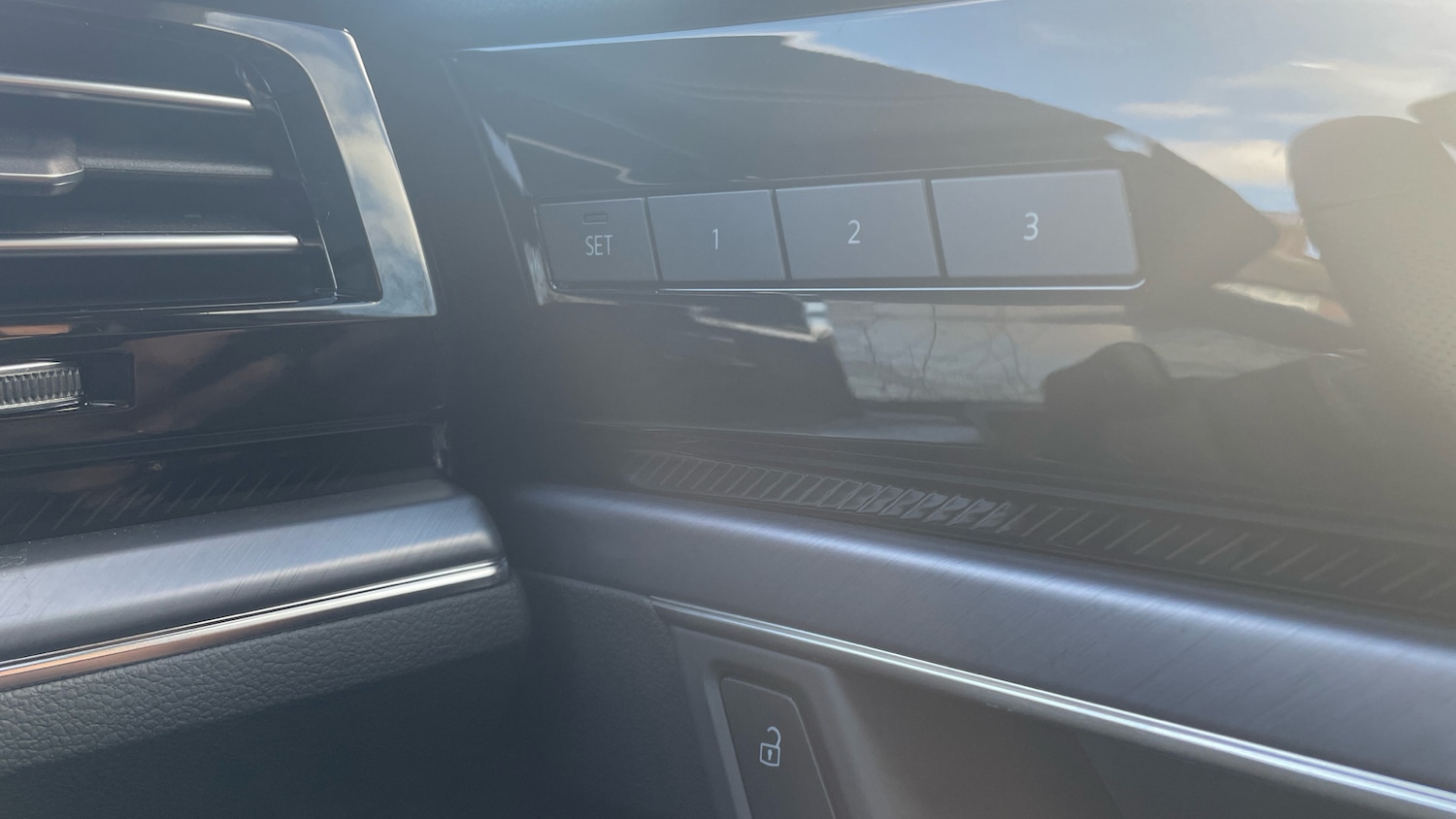 Used Volkswagen Touareg 2025 for sale - 77298215: Photo 32