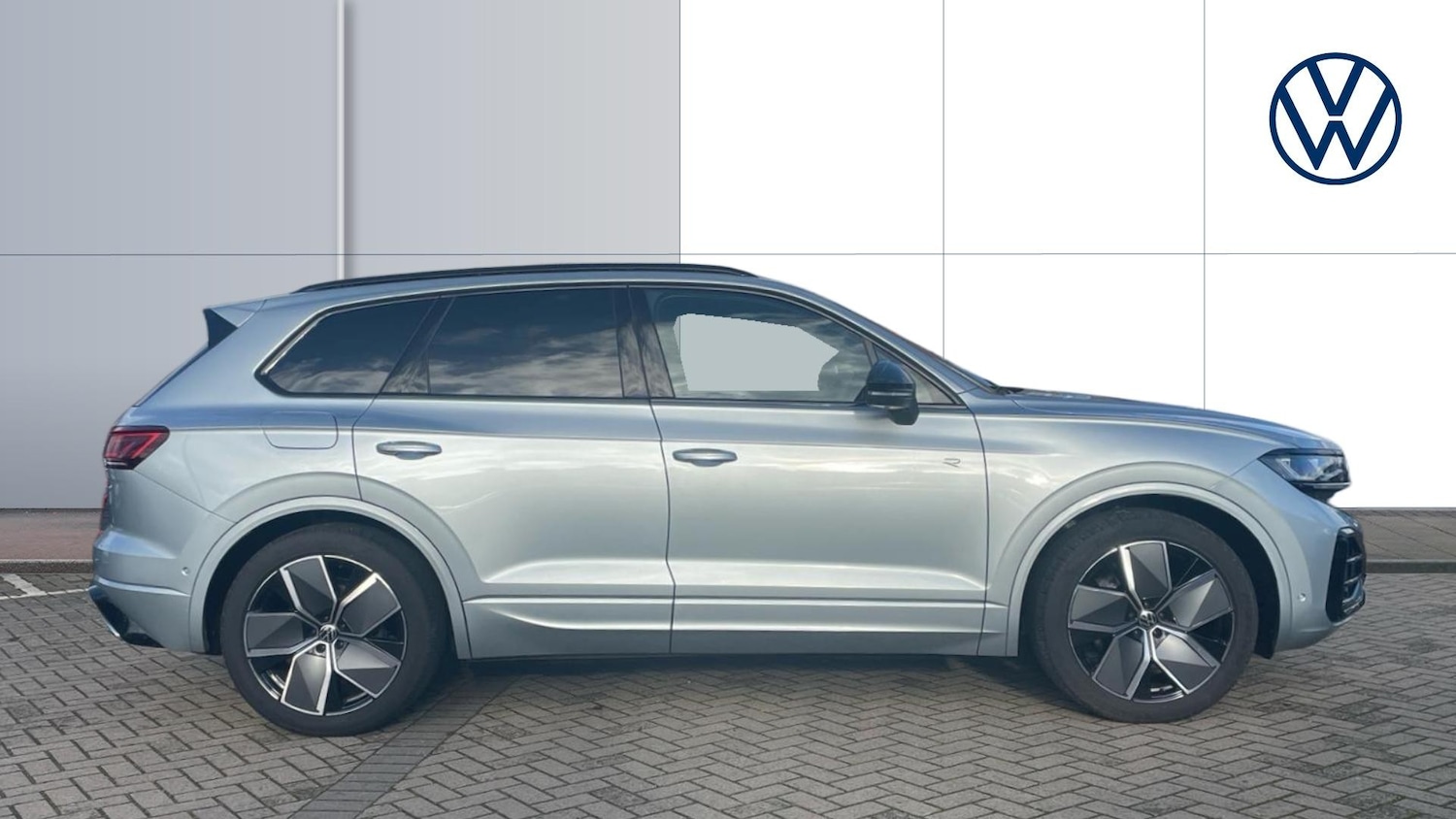 Used Volkswagen Touareg 2025 for sale - 77298215: Photo 4