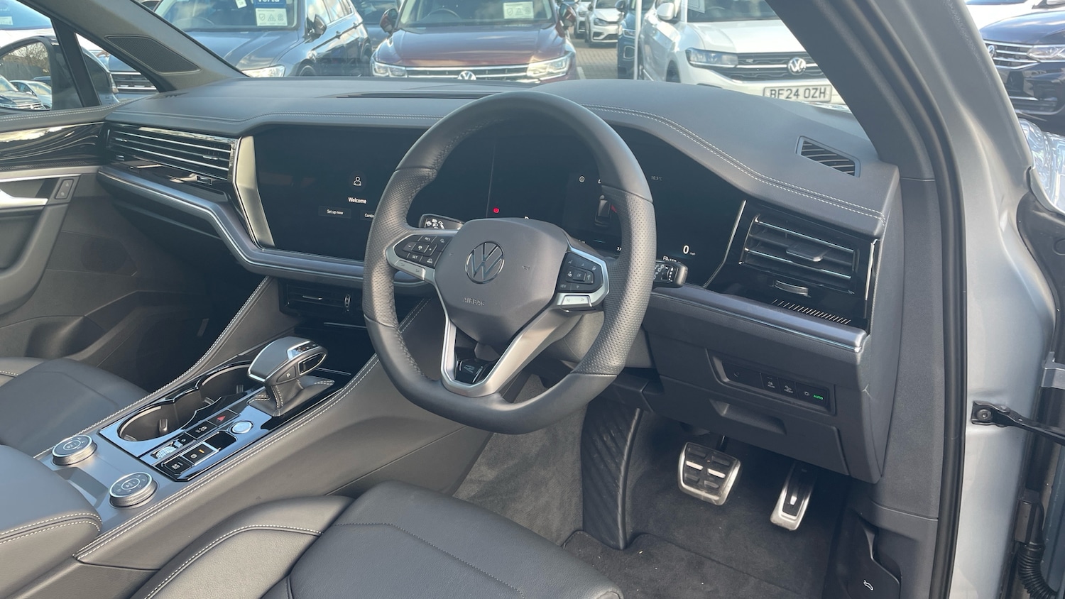 Used Volkswagen Touareg 2025 for sale - 77298215: Photo 6